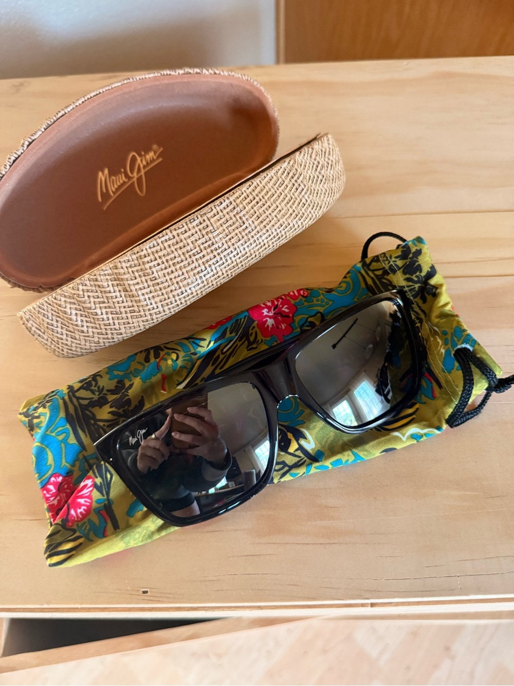 Maui Jim Black Frame Polarized Sunglasses with Dark Lenses Unisex